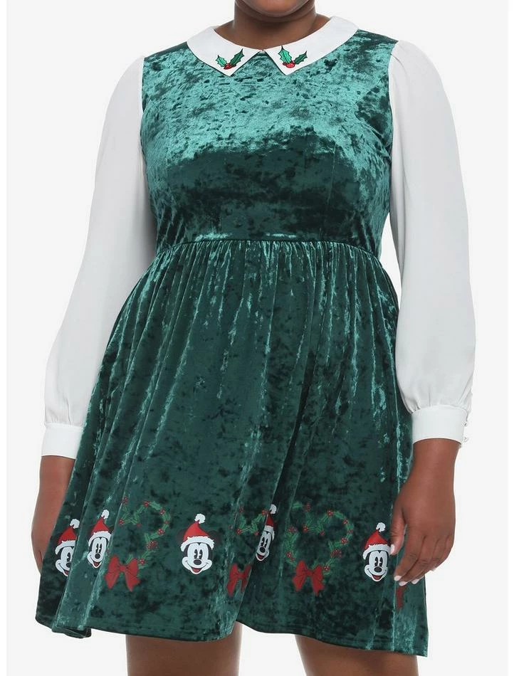 Brand new π Her Universe Disney Holiday Velvet Long-Sleeve π Dress Plus Size π